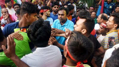 রাজশাহীতে বিএনপির সমাবেশে হামলায় আহত ৬ সাংবাদিক