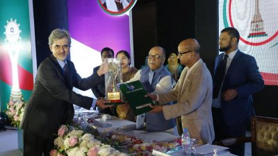 ন্যাশনাল প্রোডাক্টিভিটি অ্যান্ড কোয়ালিটি এক্সিলেন্স অ্যাওয়ার্ড পেলো ইস্পাহানি