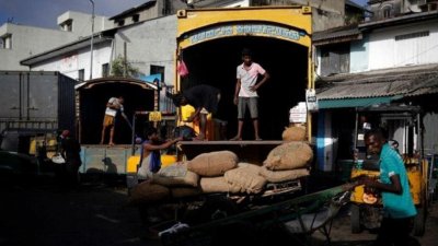 সার আমদানিতে মরিয়া হয়ে উঠেছে শ্রীলঙ্কা