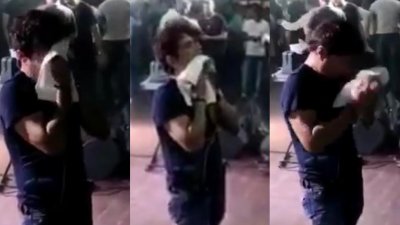 শোয়ের ফাঁকে বার বার ঘাম মুছছিলেন কেকে