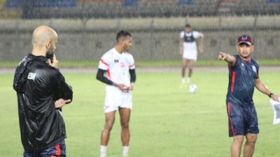 ম্যাচটা হাতছাড়া করতে চায় না হাভিয়ের কাবরেরার দল।