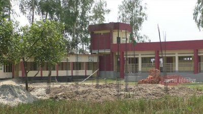 বিদ্যালয়ের মাঠকে নিজের জমি দাবি করে বাড়ি বানানো  শুরু করেন প্রধান শিক্ষক
