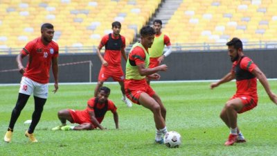 মালয়েশিয়ায় বাংলাদেশ ফুটবল দলের অনুশীলন