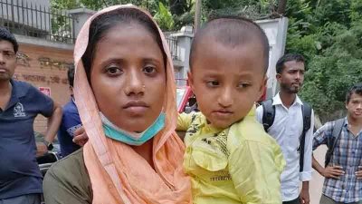 ডিএনএ নমুনা দিতে মা মুন্নি আক্তারের সঙ্গে হাসপাতালে এসেছে মারিয়া