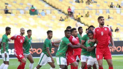 বাংলাদেশ-বাহরাইন ম্যাচের একটি মুহূর্ত