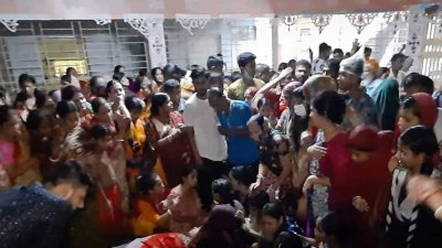তিন গৃহবধূর লাশ ঘিরে স্বজনদের আহাজারি