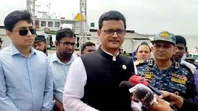 মুন্সীগঞ্জের শিমুলিয়া ঘাট পরিদর্শনে নৌপরিবহন প্রতিমন্ত্রী খালিদ মাহমুদ চৌধুরী