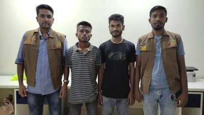 গ্রেফতার দুই যুবক