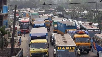 ঢাকা-চট্রগ্রামের কুমিল্লা অংশে ১০ কিলোমিটার যানজট