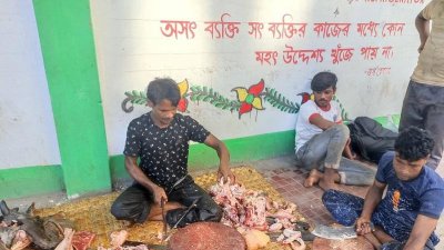 এ যেন গরুর মাথা-ভুঁড়ির হাট