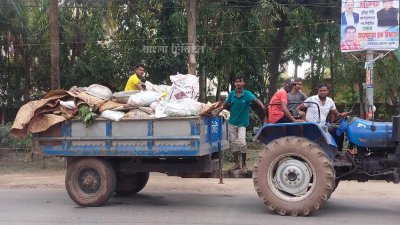রাতেই সরবে কুমিল্লা সিটির বর্জ্য