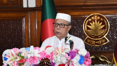 সংকট মোকাবিলায় বেসরকারি পর্যায়েও উদ্যোগের আহ্বান রাষ্ট্রপতির