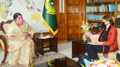 স্পিকারের সঙ্গে জাতিসংঘের আবাসিক সমন্বয়ক জিন লুইসের সাক্ষাৎ