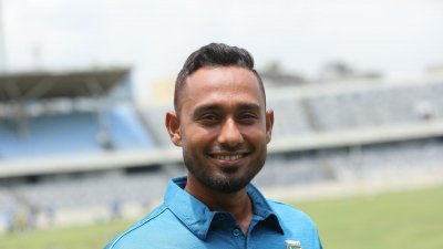 দেশ ছাড়ার আগে মিরপুরে কথা বলেছেন মোহাম্মদ মিঠুন।