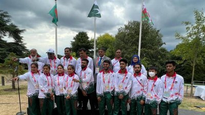কমনওয়েলথ গেমসের বাংলাদেশের ক্রীড়াবিদরা।