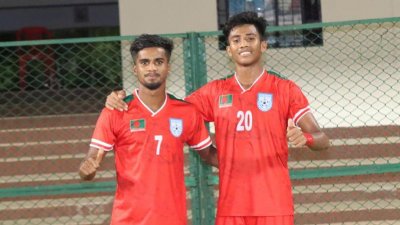 দুই গোলদাতা মিরাজুল ও রফিকুল