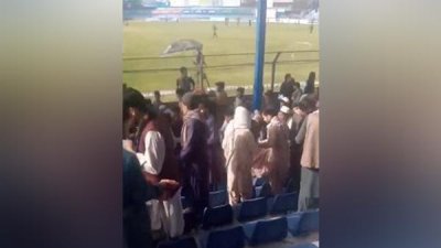 আফগানিস্তানে টি-টোয়েন্টি লিগ চলাকালে বিস্ফোরণ (ভিডিও)