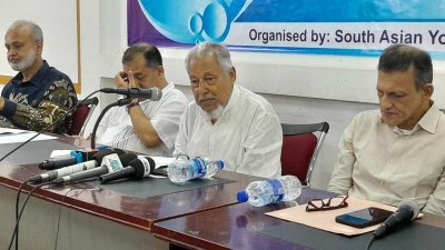 সার্ক সঠিকভাবে পরিচালিত হচ্ছে না: নজরুল ইসলাম খান