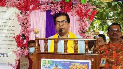 যশোর টাউন হল মাঠে শুভ জন্মাষ্টমী উৎসবের অনুষ্ঠানে কাজী নাবিল আহমেদ