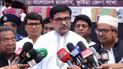 জাতীয় শোক দিবসের আলোচনা সভায় বক্তব্য রাখেন মাহবুব উল আলম হানিফ