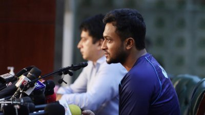 মানুষ আমাদের থেকে বেশি আশা করে না: সাকিব