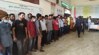 খুমেক হাসপাতাল থেকে ৩০ দালাল গ্রেফতার, কারাদণ্ড-জরিমানা