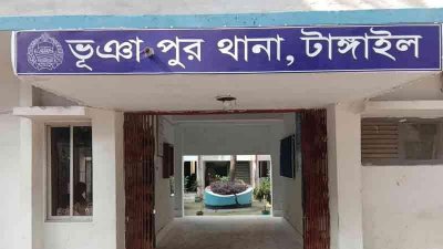 ঘরে সন্তানের লাশ, মা আটক