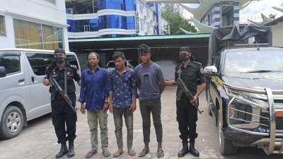 গ্রেফতার তিন আসামি