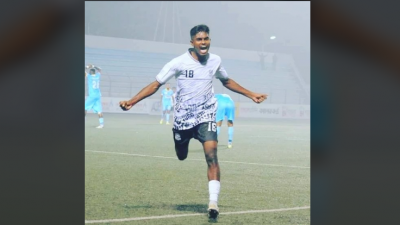 সদ্য শেষ হওয়া মৌসুমে নজর কেড়েছেন শাহরিয়ার ইমন।