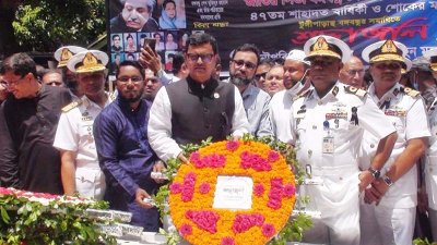 জাতির পিতার সমাধিতে শ্রদ্ধা জানান নৌ-পরিবহন প্রতিমন্ত্রী