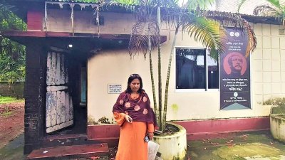 পৌর কৃষক লীগের সভাপতি আকতারুন নাহার সাকির বাসা সংলগ্ন অফিসে আগুন দিয়েছে দুর্বৃত্তরা