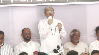 বক্তব্য রাখছেন মির্জা ফখরুল ইসলাম আলমগীর