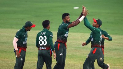অভিষেকে প্রভাব বিস্তার করতে পেরেছেন এবাদত।