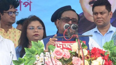 বক্তব্য দেন সাধন চন্দ্র মজুমদার