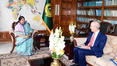 সংসদ ভবনের কার্যালয়ে ইউনিসেফ বাংলাদেশের আবাসিক প্রতিনিধি শেলডন ইয়েটের সঙ্গে সৌজন্য সাক্ষাত করেন স্পিকার ড. শিরীন শারমিন চৌধুরী