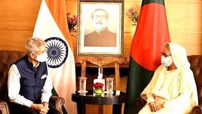 প্রধানমন্ত্রী শেখ হাসিনার সঙ্গে ভারতের পররাষ্ট্রমন্ত্রী এস জয়শঙ্করের বৈঠক
