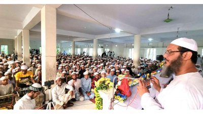 প্রতিহিংসার রাজনীতি থেকে বের হতে হবে: মুফতি ফয়জুল করীম