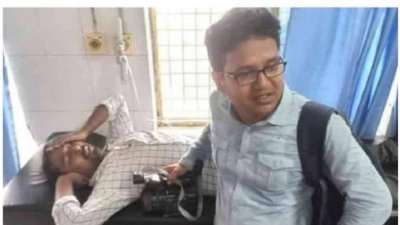 রিপোর্টার বুলবুল হাবিব ও ক্যামেরাপারসন রুবেল ইসলাম
