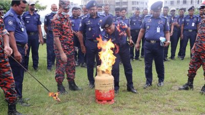 অগ্নি নির্বাপক মহড়া