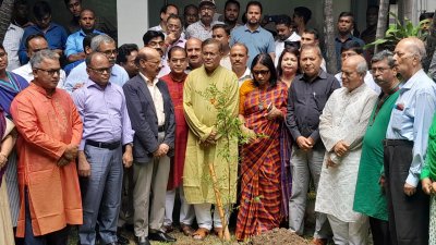 জাতীয় প্রেসক্লাব আয়োজিত বৃক্ষরোপণ কর্মসূচিতে তথ্য ও সম্প্রচার মন্ত্রী ড. হাছান মাহমুদ