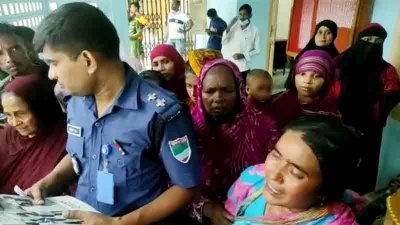 মণিরামপুর উপজেলা স্বাস্থ্য কমপ্লেক্সে নিহতের স্বজনদের আহাজারি