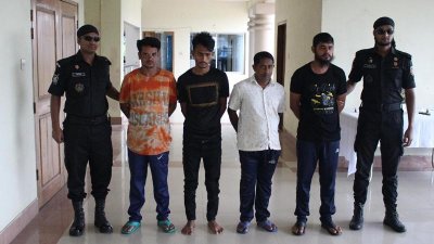 ছিনতাই হওয়া স্বর্ণালঙ্কার জুয়েলার্স থেকে উদ্ধার, গ্রেফতার ৪ 