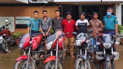 মহাসড়কে ডাকাতিতে জড়িত সন্দেহে গ্রেফতার ৫