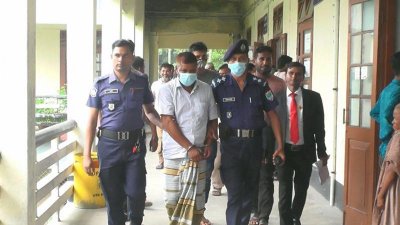 আদালতে এক আসামি