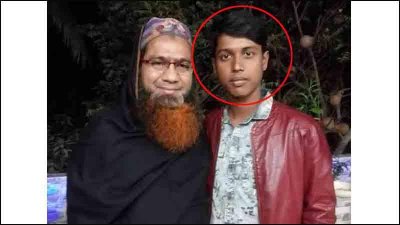 ইমরান হোসেন (গোল চিহ্নিত)