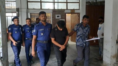 আদালতের মাধ্যমে মাসুদকে কারাগারে পাঠানো হয়েছে