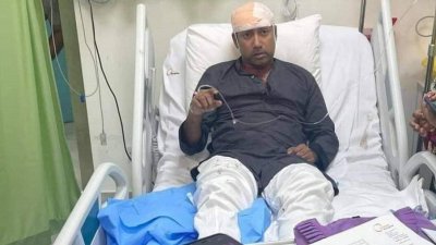 হাসপাতালে চিকিৎসাধীন তাবিথ আউয়াল