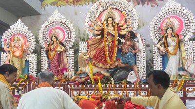 শারদীয় দুর্গোৎসবে বিদায়ের সুর
