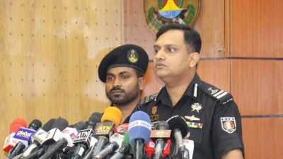 সংবাদ সম্মেলনে খন্দকার আল মঈন