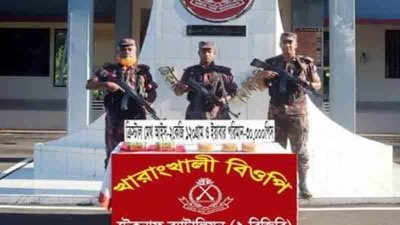 আইস-ইয়াবার ব্যাগ ফেলে পালালো চোরাকারবারিরা